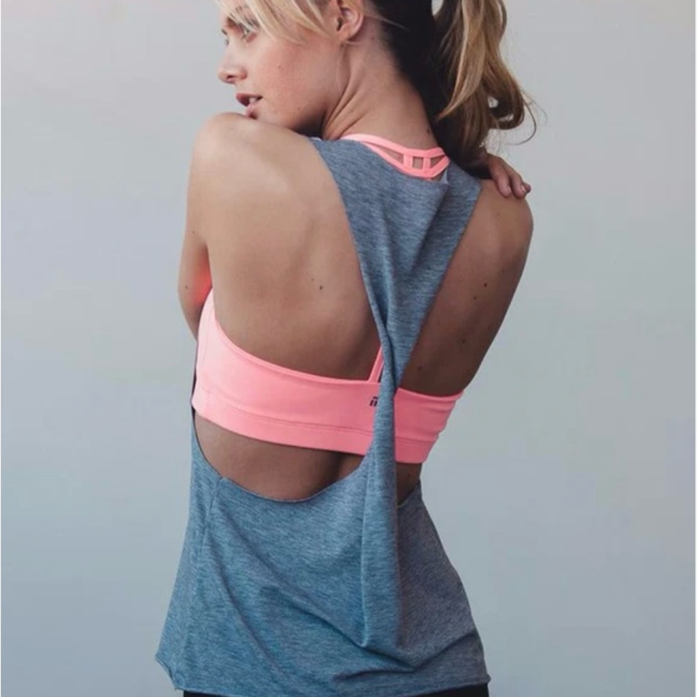 Women’s twisted tank